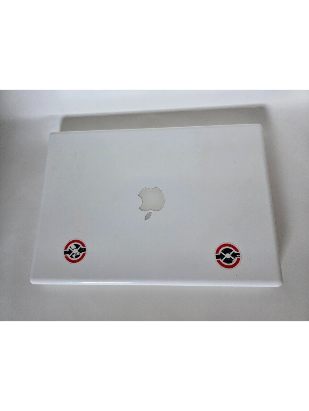 Vintage Apple MacBook A1181 White 13-Inch Laptop Computer Early Macintosh Model